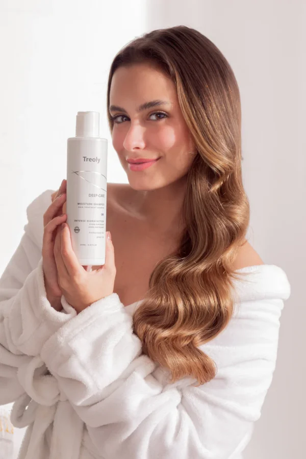 Moisture Shampoo - Cabelos Secos: Limpeza Suave & Hidratação 250ml - Imagem 2