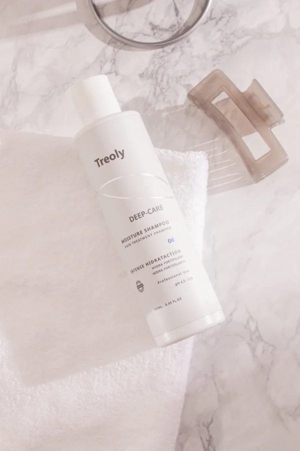 Moisture Shampoo - Cabelos Secos: Limpeza Suave & Hidratação 250ml